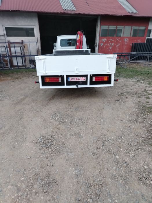 Camioneta Opel cu macara
