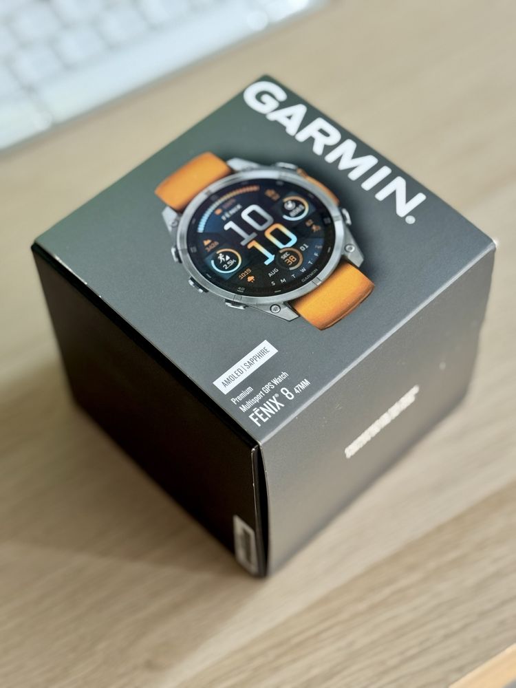 Часовник Garmin Fenix 8
