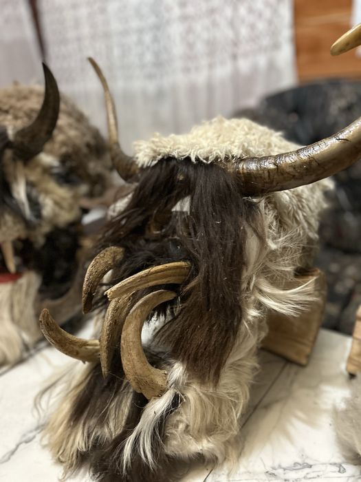 Изработвам Кукерски маски