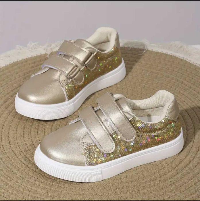 Детски обувки.Топли боти зимни апрески и гуменки