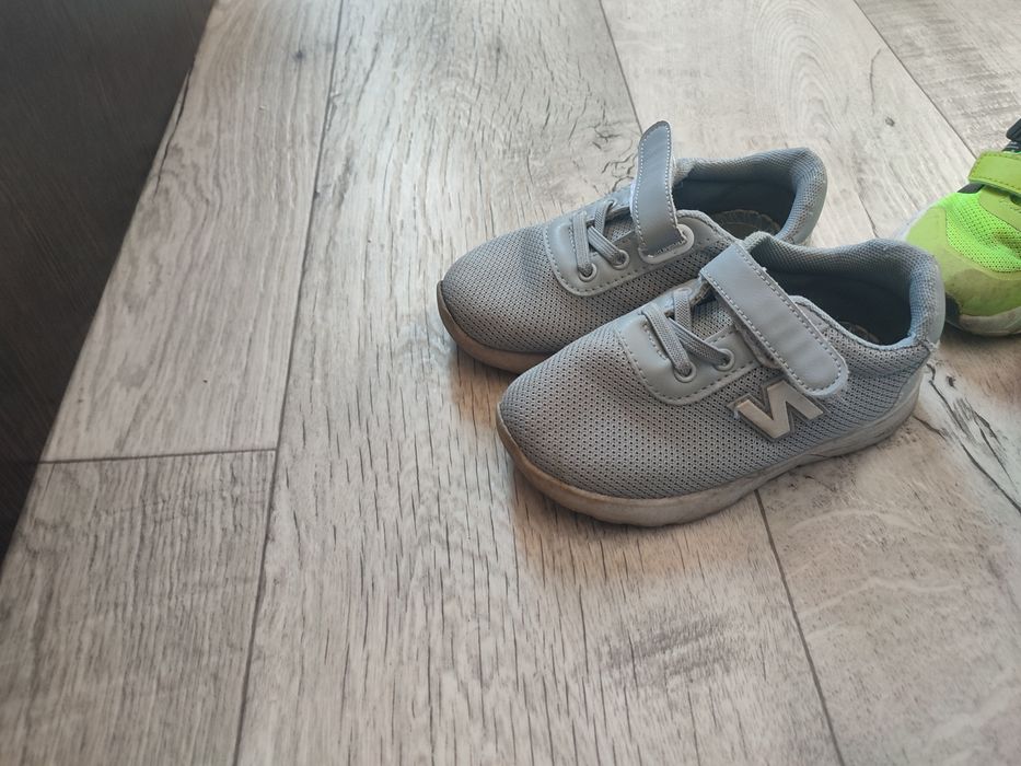 Продам детскую обувь