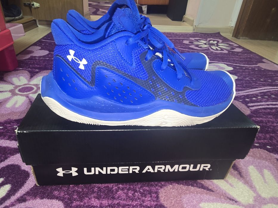 Маратонки Under Armour номер 40