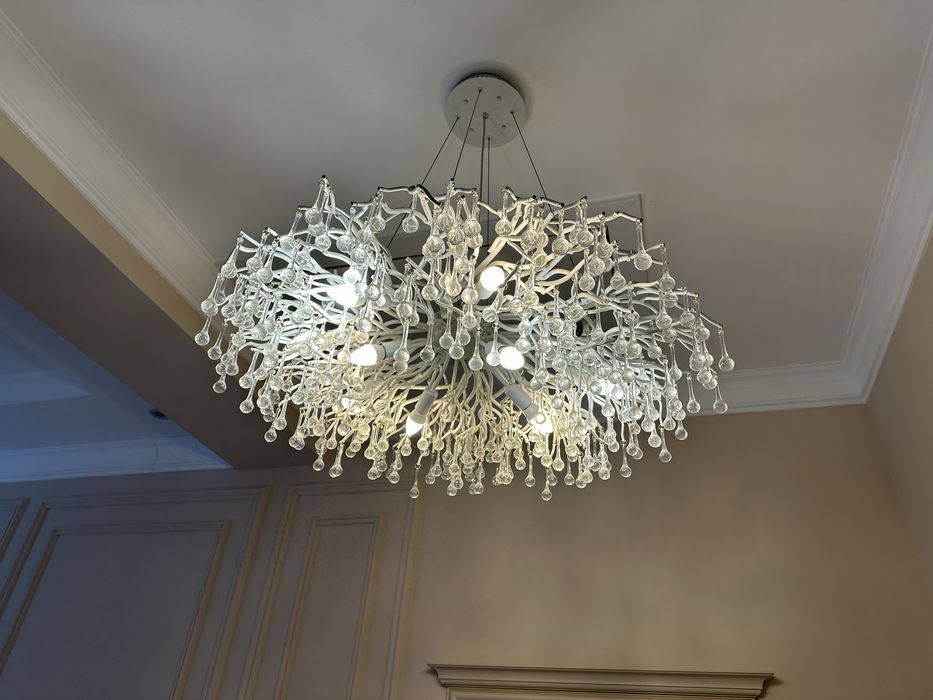 Люстры 2- штуки , бу, в хорошем состоянии , брали два года назад ,