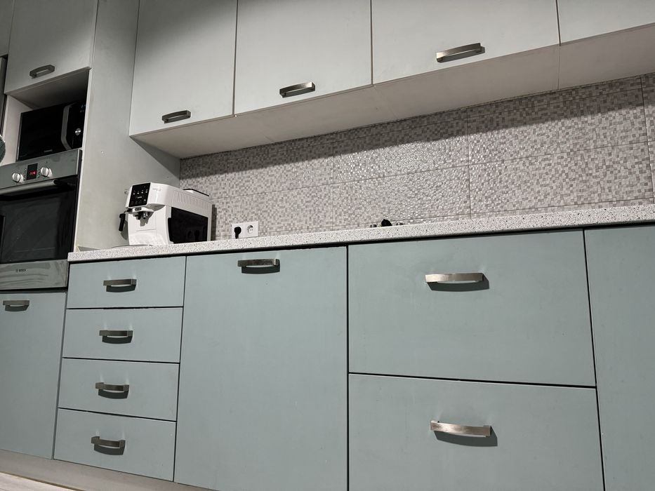 mobila de bucatrie turcoaz