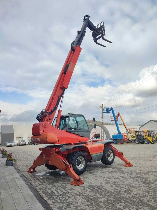 Incarcator frontal telescopic  rotativ Manitou MRT1635