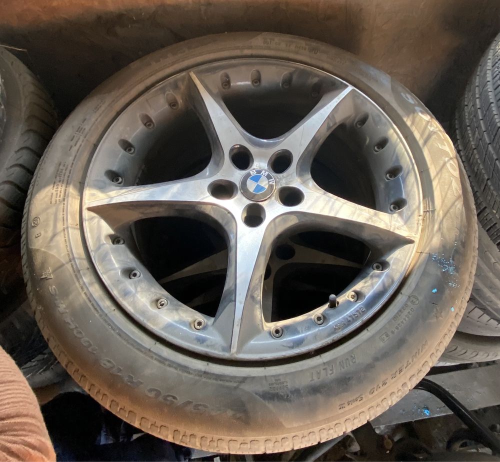 Vând anvelope cu jante BMW 245/50/18