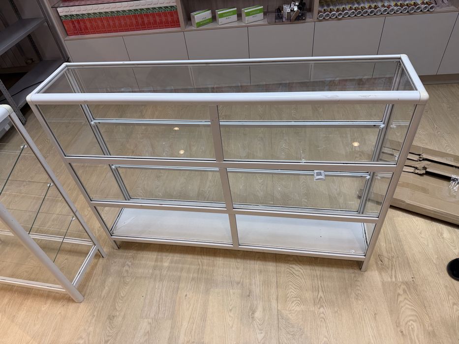 Витрины, полки, 3шт