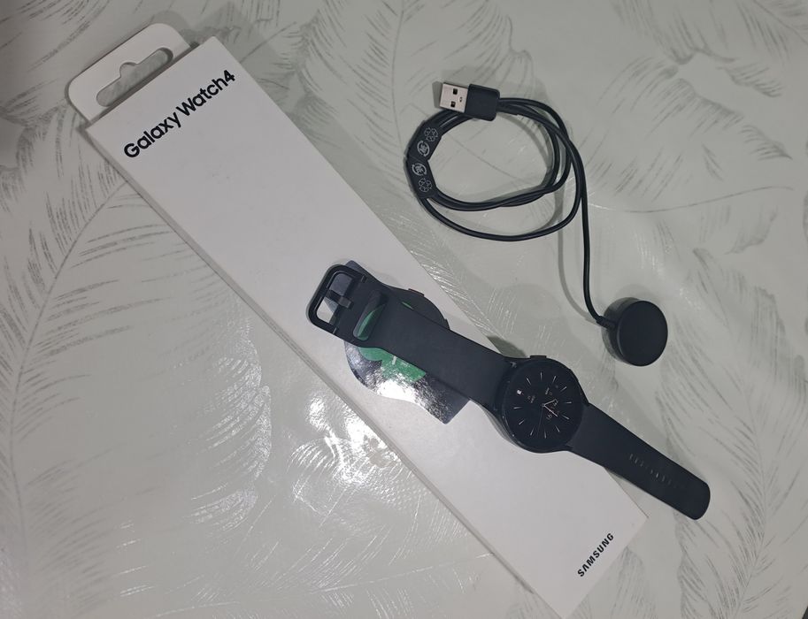 SAMSUNG Galaxy Watch4