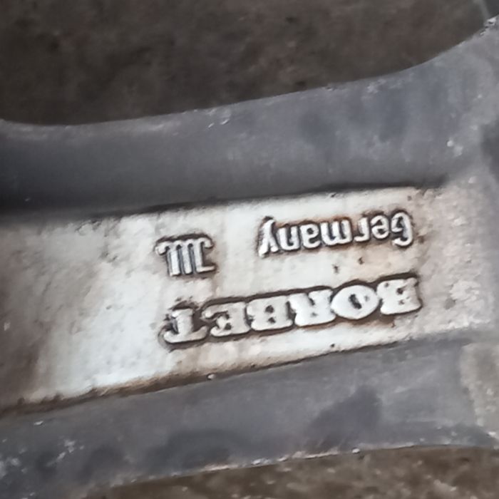 Vând  jante  cu cauciucuri pret 750lei