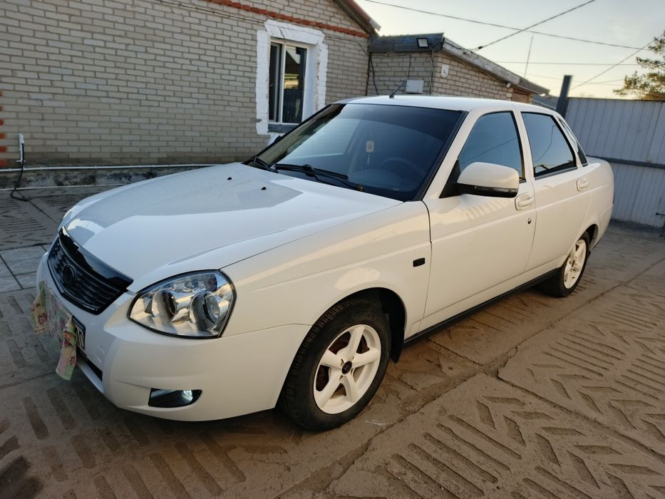 Продам Приору 2013 в достойнейшим состоянии.