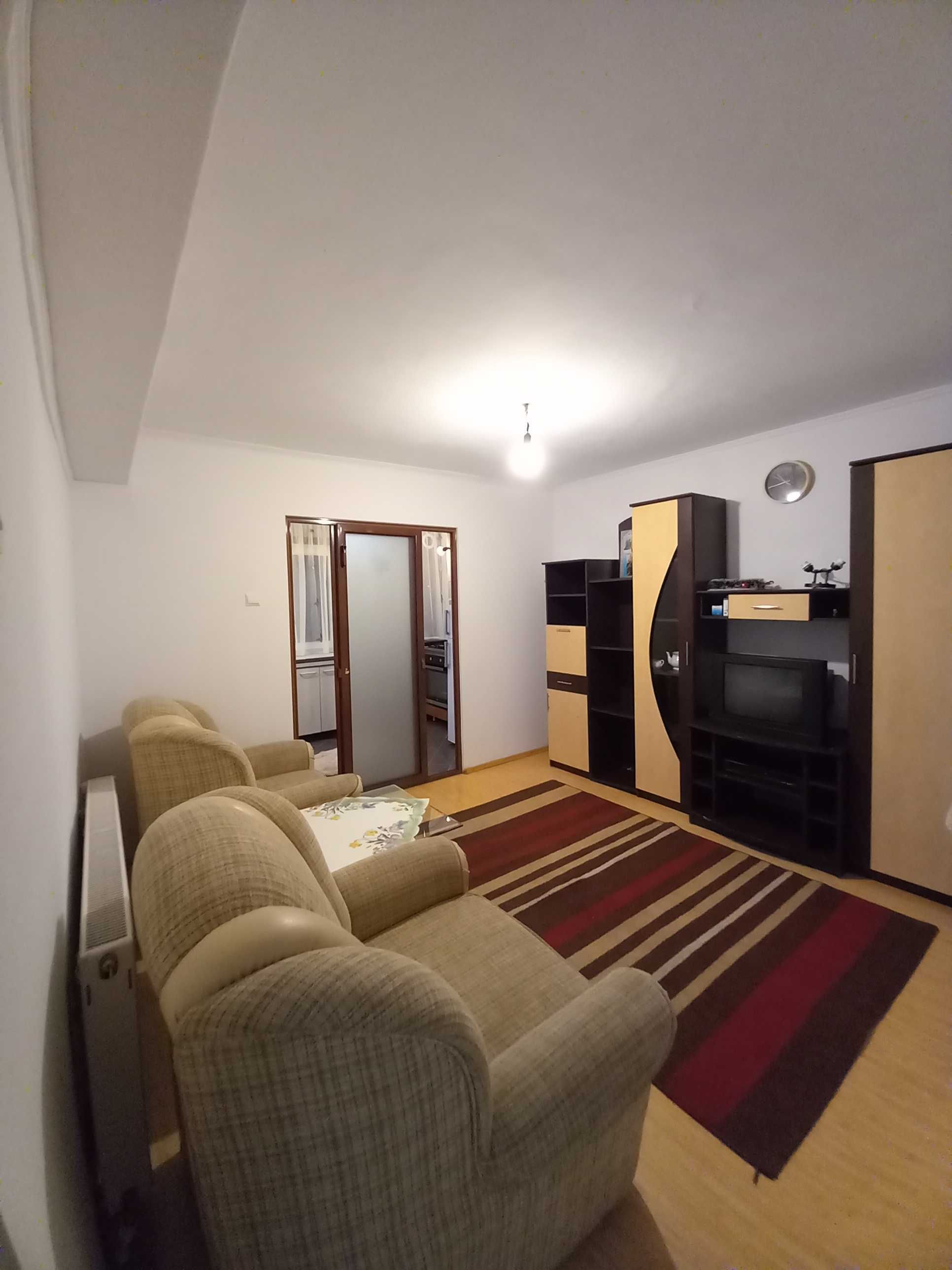 Apartament 2 camere, Prundu, mobilat, conf. 1, decomandat.