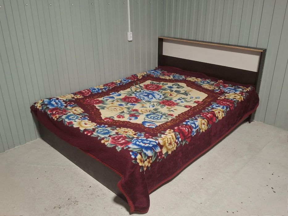 Продам кровать двух спалку