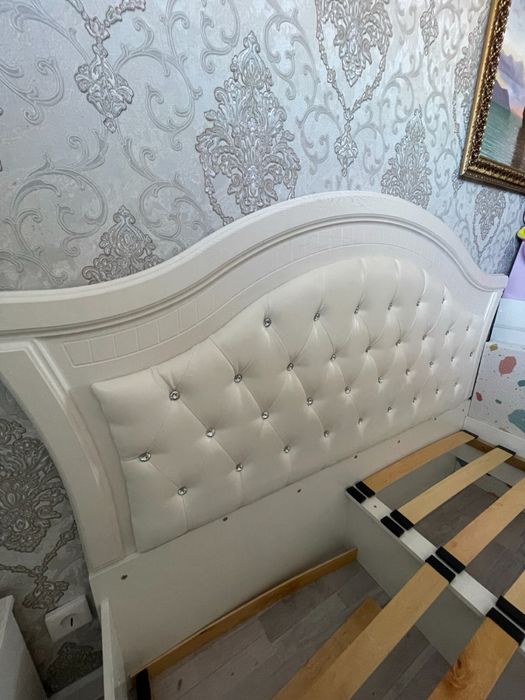 Кровать в хорошем состоянии