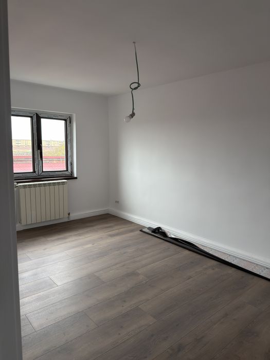 Apartament de vanzare 3 camere decomandat renovat