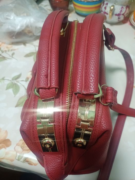 Продам женскую сумочку