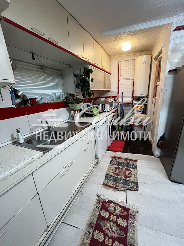 Продава се Етаж от къща в Шумен, Център - 75 кв.м за 1496 €/кв.м - Снимка #4