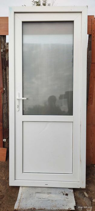 Set ușă + geam termopan PVC Decco – stare foarte bună