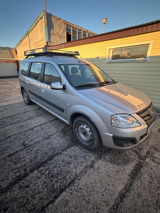 Продается автомобиль Lada Largus