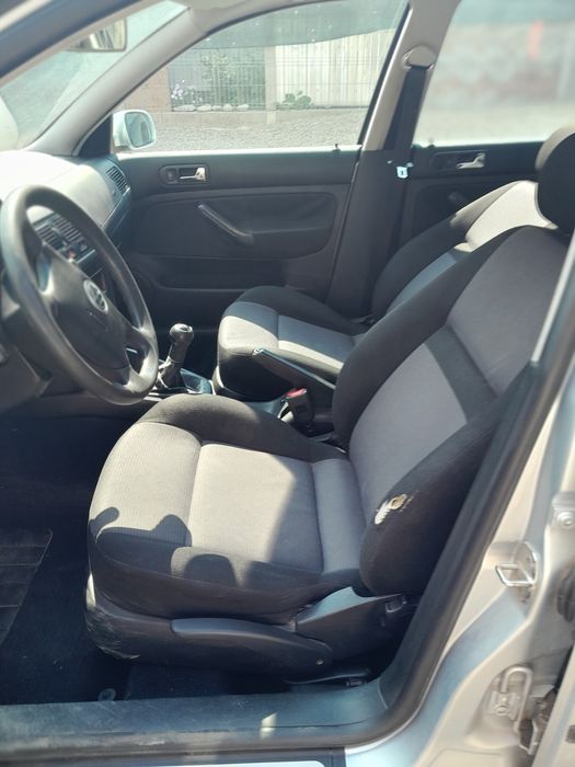 Vând mașină pentru dezmembrări