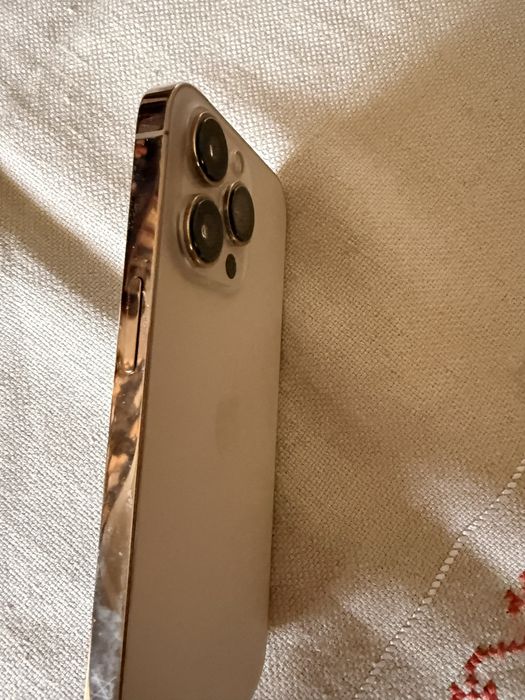 Продавам IPHONE 13 pro