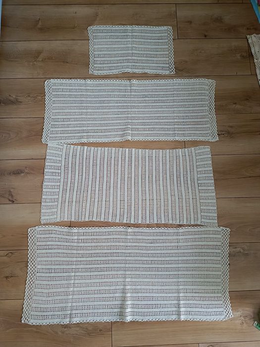 Ръчно плетени покривки на една кука