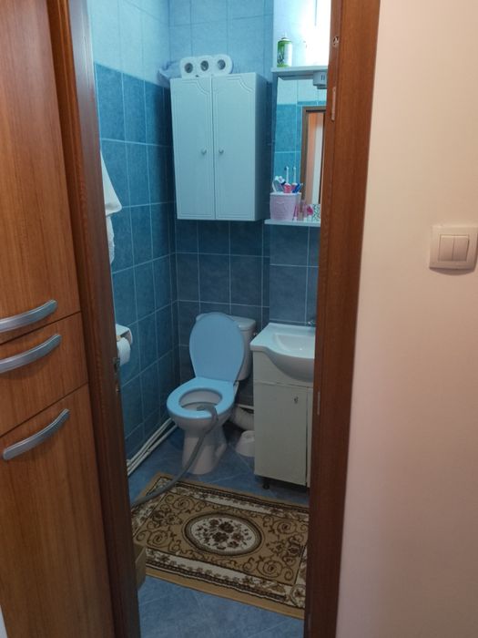 Vând ap cu doua camere et 2