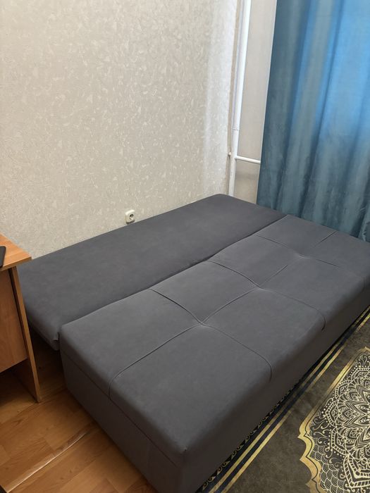 продам диван посчти новый