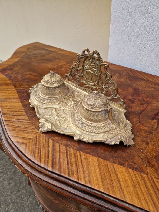 Прекрасна антикварна колекционерска английска бронзова мастилница