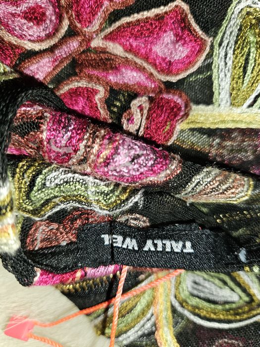 Vand salopeta Tally Weijl de dama pantalon scurt trena din voal si bro