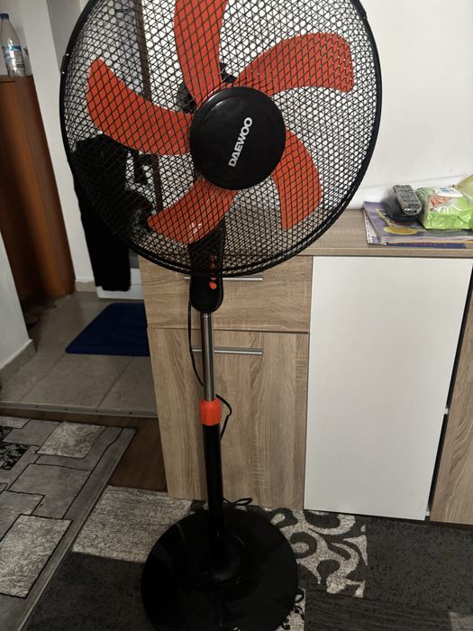Ventilator cu picior Daewoo