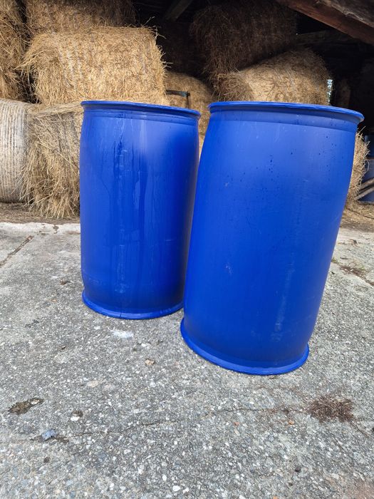 Vând butoaie de plastic