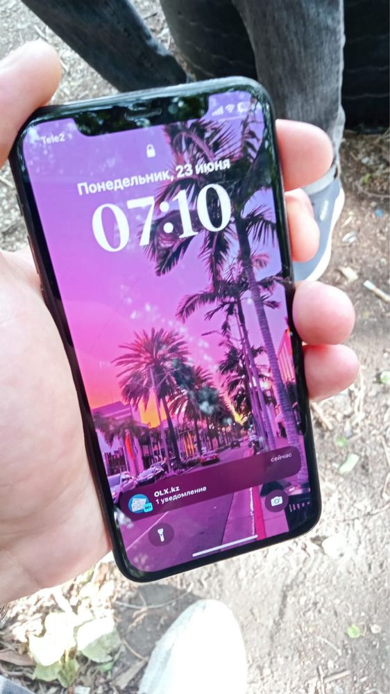 Обменяю айфон х на выше модель с доплатой