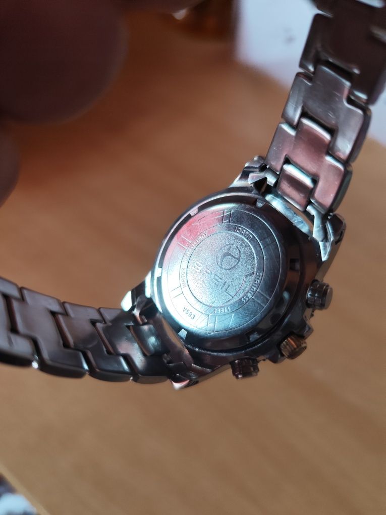 Breil cronograf titan