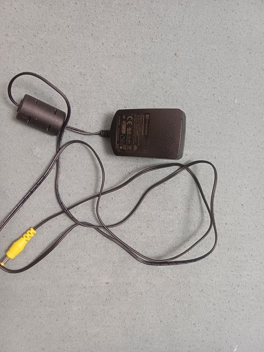 Incarcator alimentator 5v 1A in stare buna
Este testat