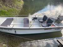 Vand barca trimaran 6 persoane