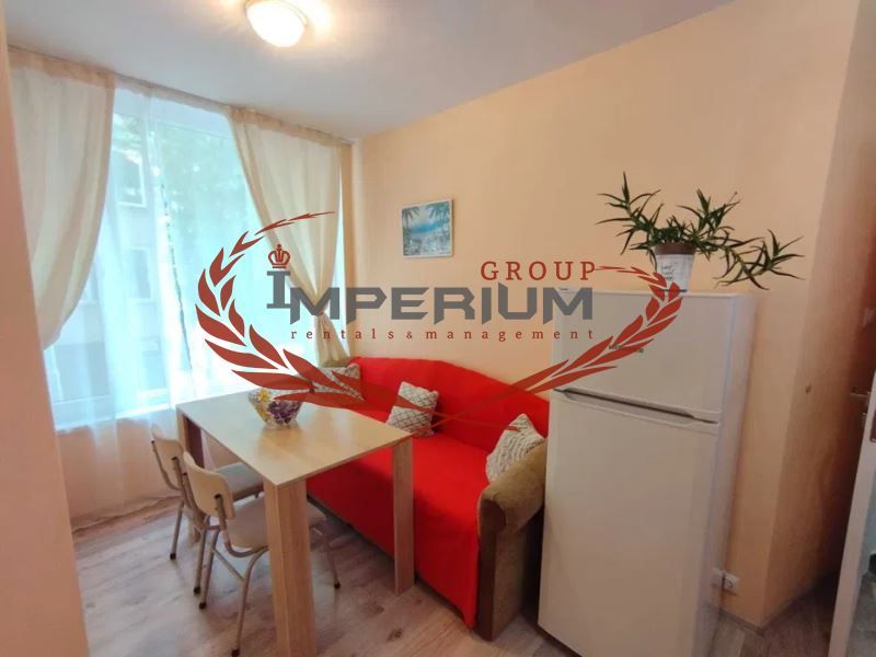 Дава се под наем Тристаен апартамент в Варна, Гръцка махала - 60 кв.м за 714 € - Снимка #3