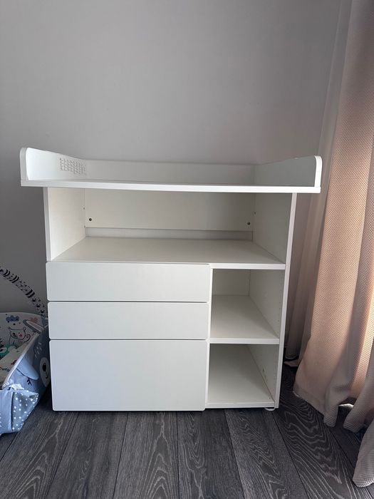 Comodă pentru schimbat scutece