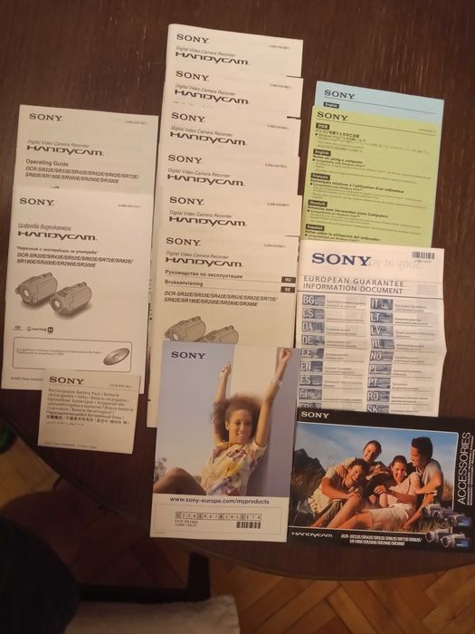 SONY  DCR - SR 190 E - видеокамера с хард диск и карта памет