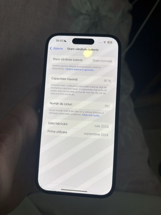Vand iphone 15 baterie 91 la suta si are o pagta pe ecran