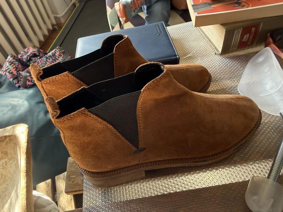 Дамски велурени боти