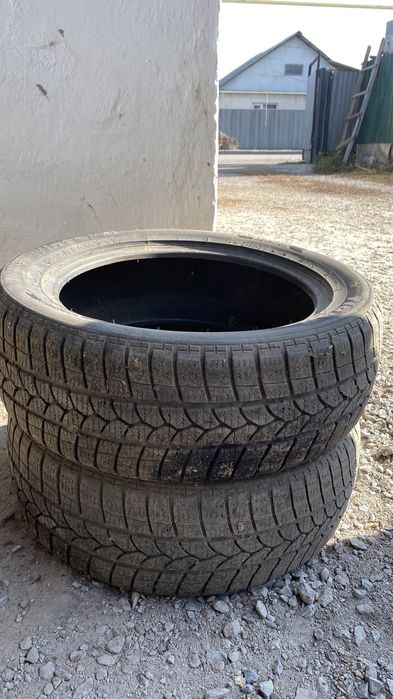 Зимние шины  215/55/17/98V Winter