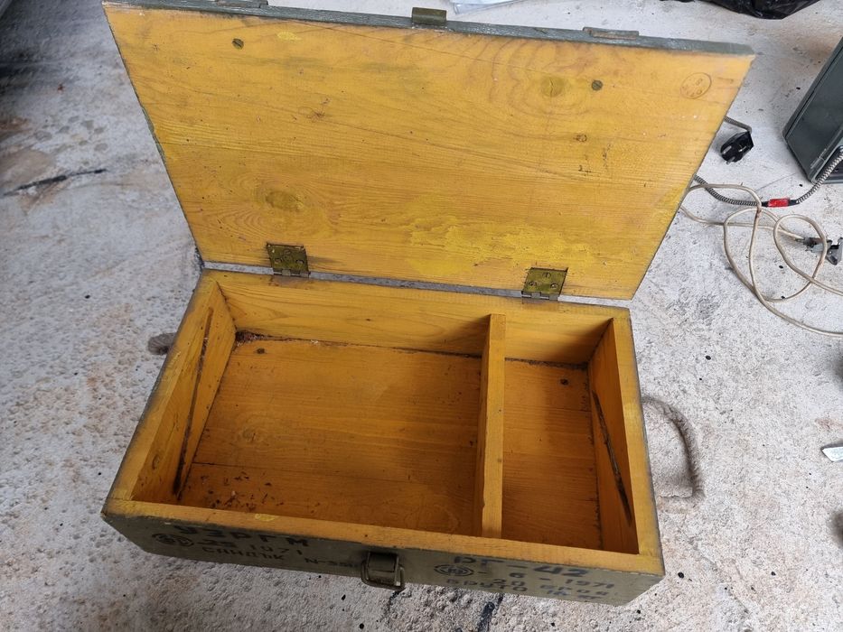 Соц и винтидж котлон, зарядно, дрелка, сандък