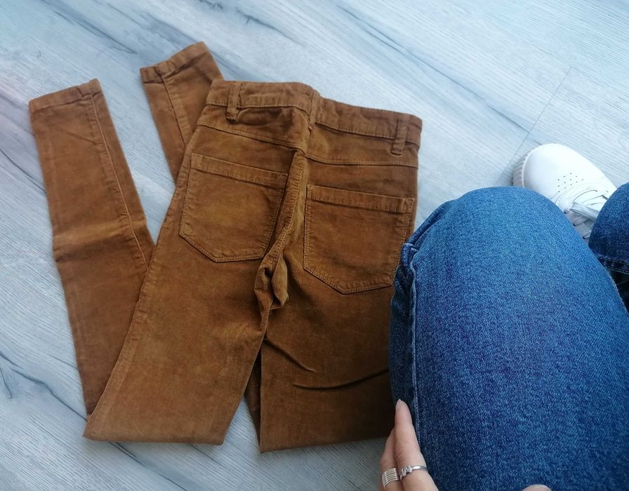 Pantaloni Bershka raiat xxs