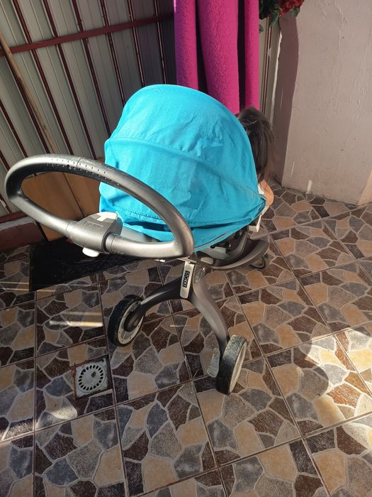 Vând Cărucior STOKKE