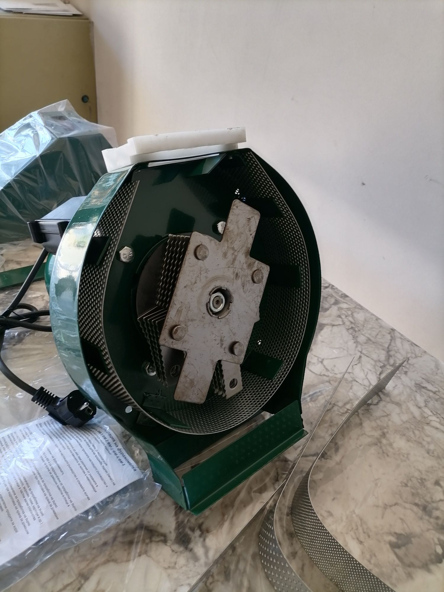 Фуражомелка нова  ермомелка, монофазна 3,8kw2,5 ФУРАЖОМЕЛКА