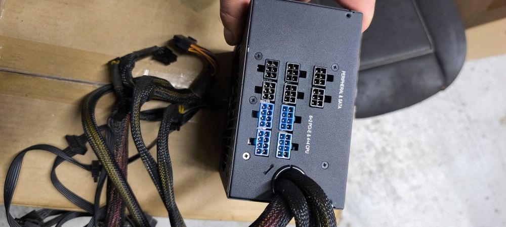 Sursa Corsair Professional Series HX1050 80 PLUS Gold