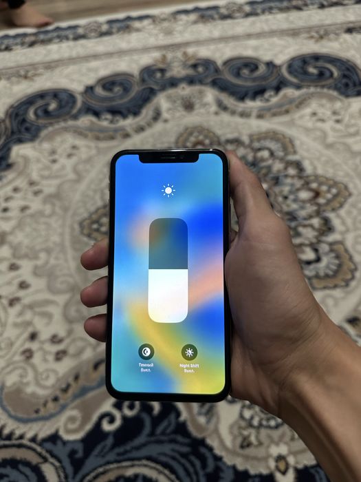 iphone x oq yaxshi holatda