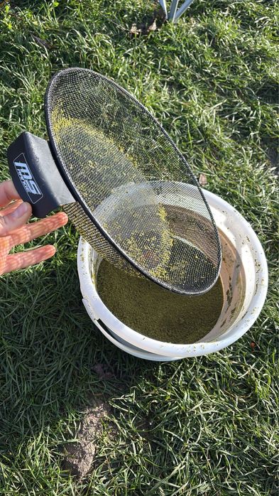 Combo feedere 4.20 mulinete okuma7000 husa senzori buzz bar etc..