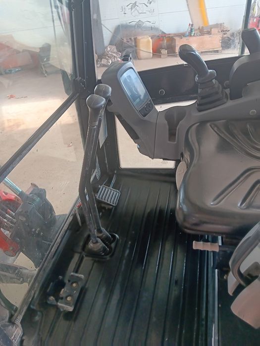 Vând miniexcavator kubota kx016-4