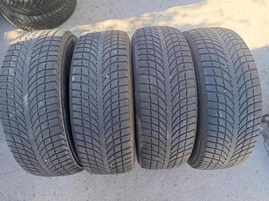 235/65/17 4броя Michelin Latitude Alpin.Гумите са в много добро състоя